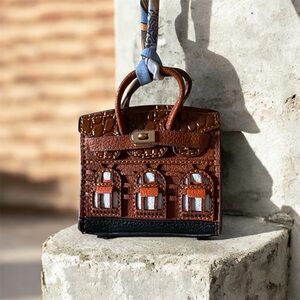 Elegant Brown Leather Handbag